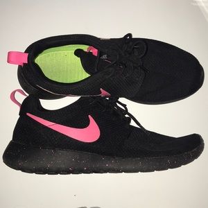 🌸CUSTOMIZED Nike ID Roshe Runs🌸